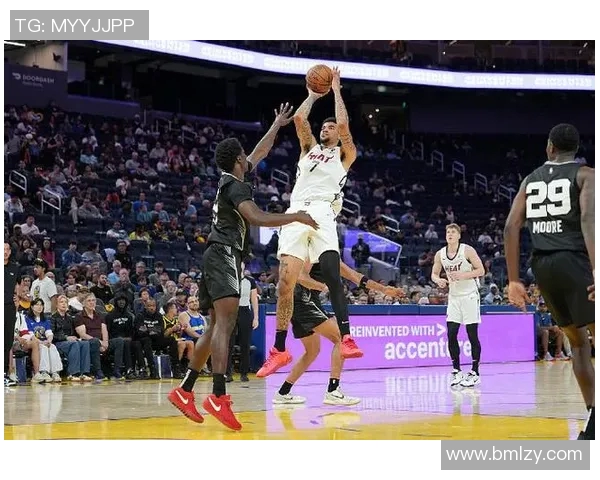 夏季联赛精彩对决马刺与骑士强强联手争夺胜利荣耀之战